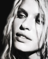 Rachel RobertsƬ