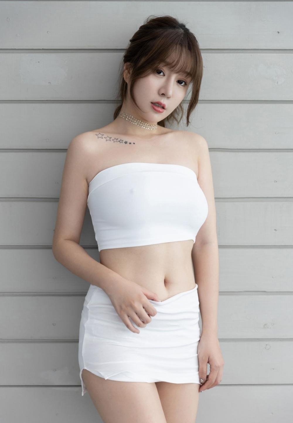 拜托了身边的她